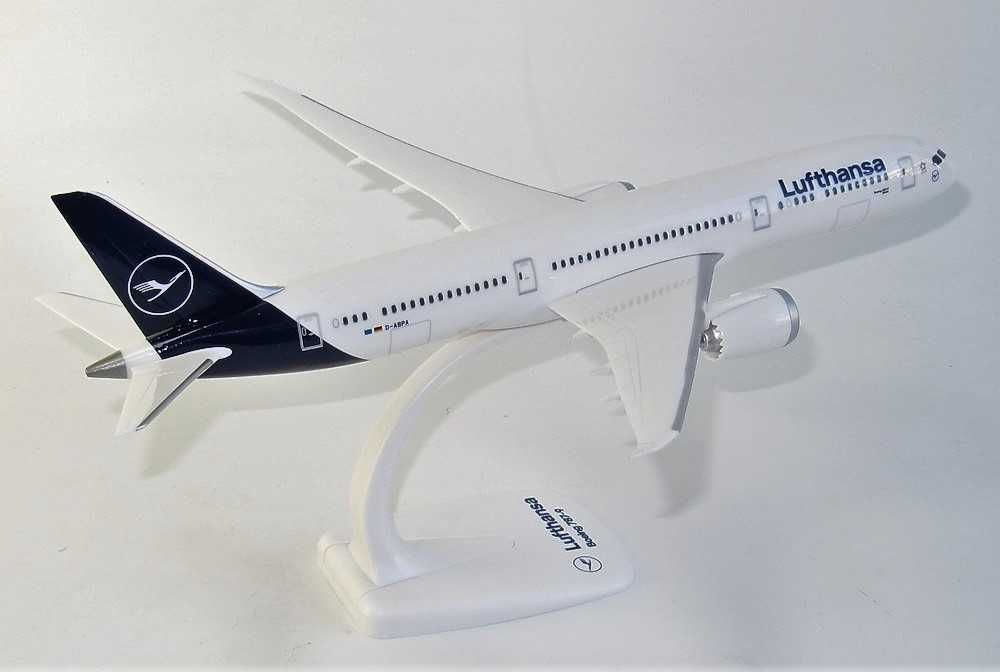 BOEING 787-9 Dreamliner LUFTHANSA Macheta avion Scara 1:200