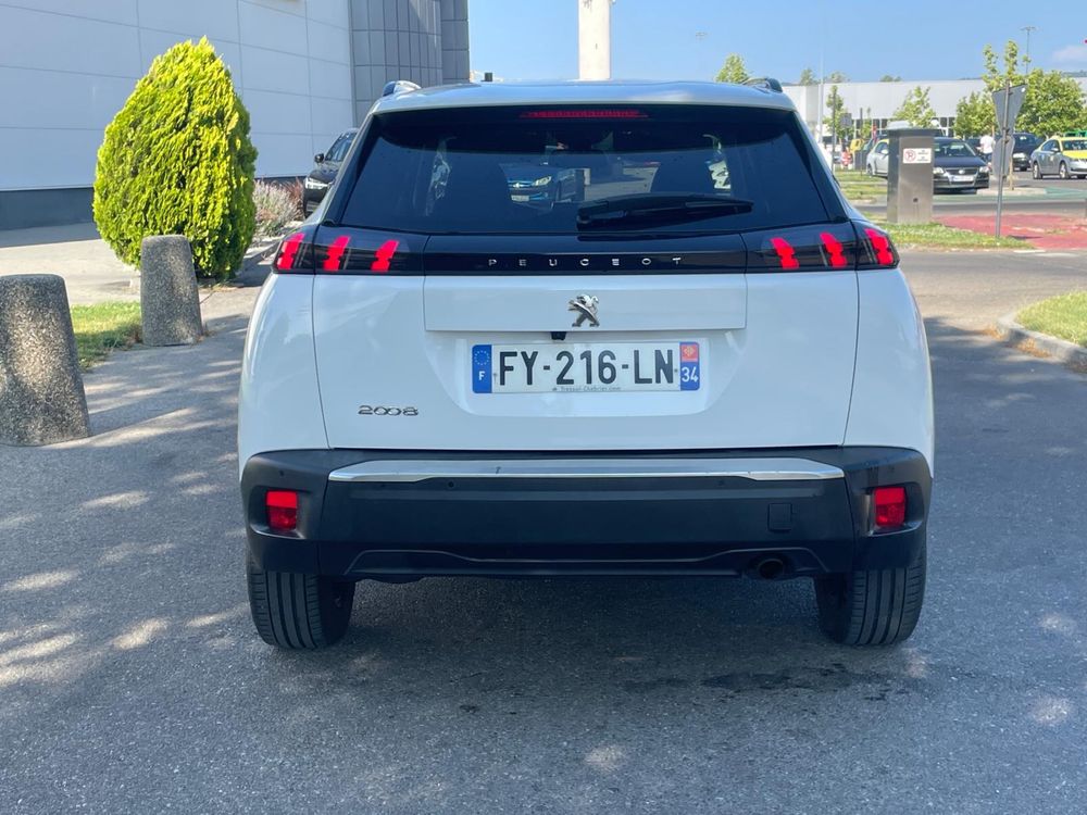 Peugeot 2008 1.2 benzina 2021 impecabil