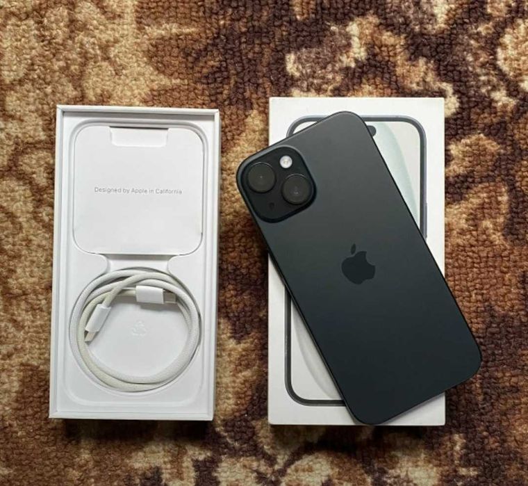 Продам айфон 15 128 ГБ