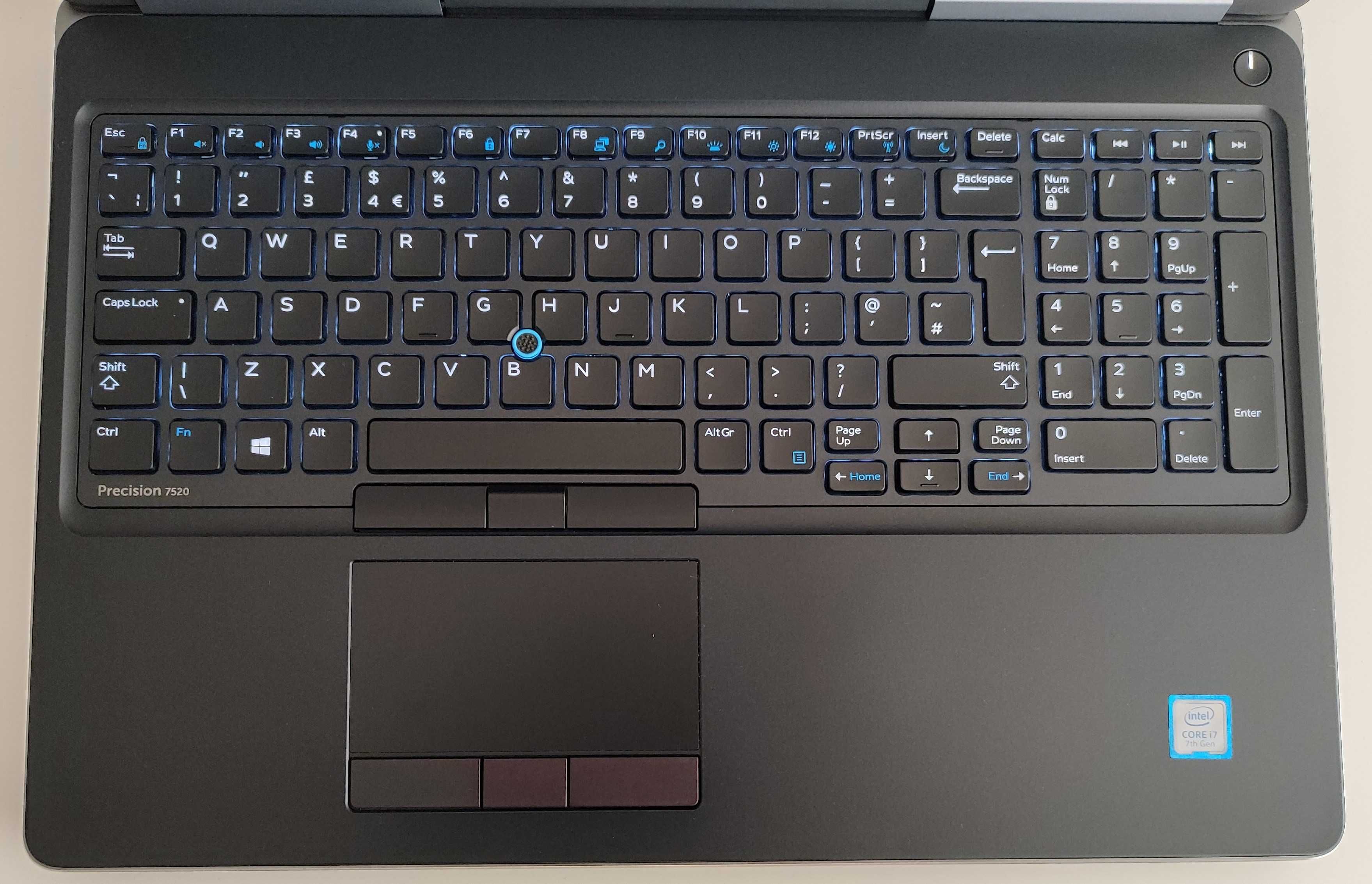 Dell Precision 7520 i7-7820HQ/256GB SSD/32GB RAM/NVIDIA M2200 4GB