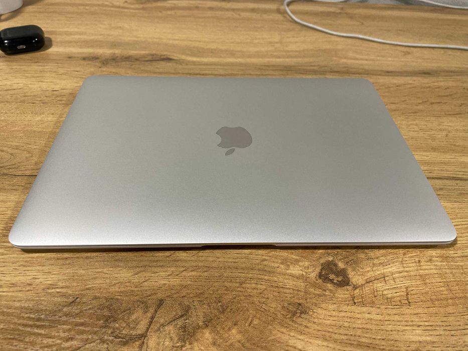 MacBook Air M1 8/256