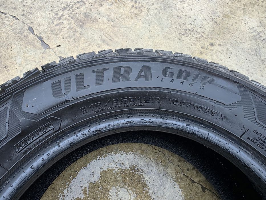 Set Goodyear Ultra Grip Cargo 215 65  R16C