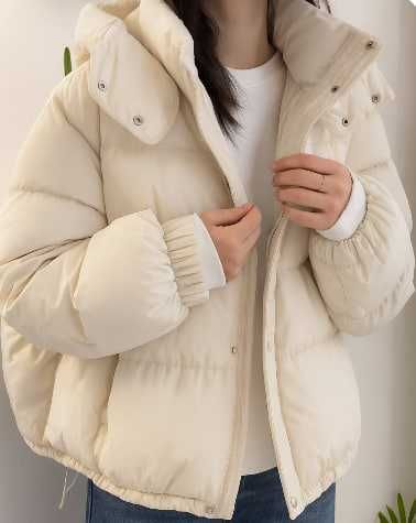 Ayollar uchun qishki issiq kurtka, katakli ichlik bilan, erkin kesim