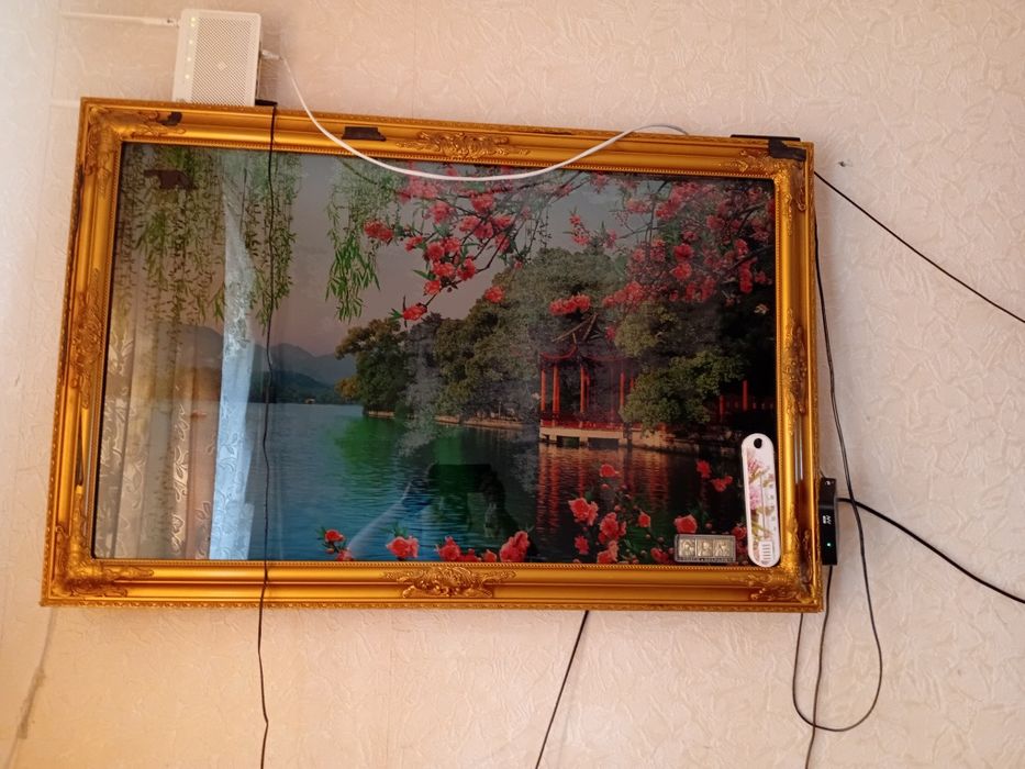 Обмен  картину на елку на 240 см-210см