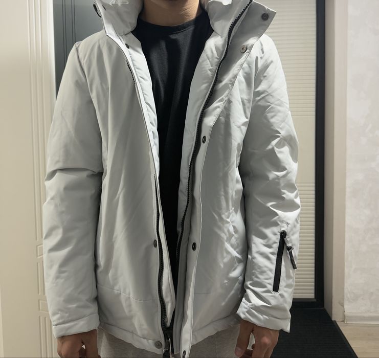 Зимняя куртка новая , качественная,теплая и красивая