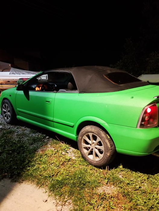 Vând sau schimb Opel cabrio 2003
