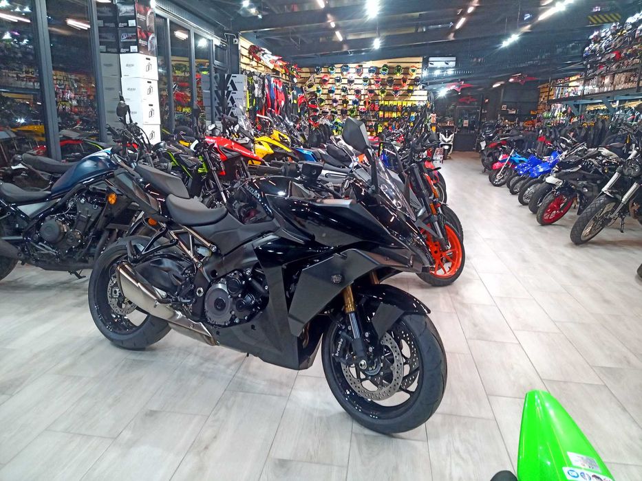 Suzuki GSXS 1000 GT my 2024 nou - in stoc EST BIKE Campina