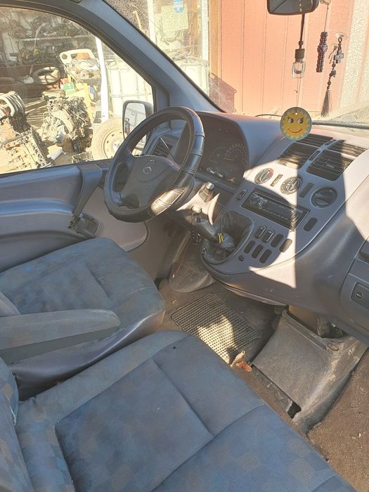 Dezmembrez Mercedes vito euro 3 2.2 cc manuala 8+1 locuri