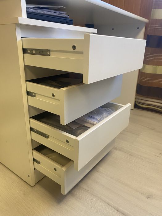 Birou alb din Jisk, transport gratuit, 450 lei