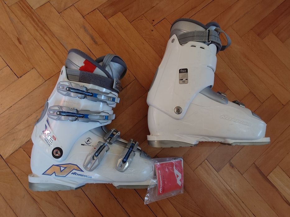 Дамски ски обувки Nordica Easy Move XE