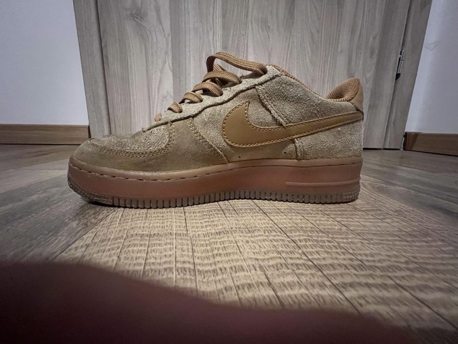 Vand adidasi nike air force one