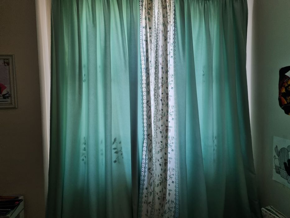 Шторы с гардиной 
Шторы
Ширина: 2.7 м
Длина: 2.8 м