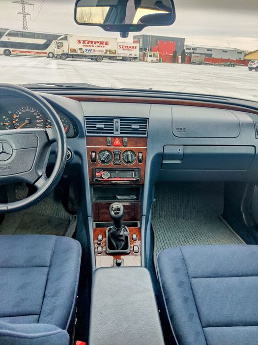 Vând Mercedes Benz w202