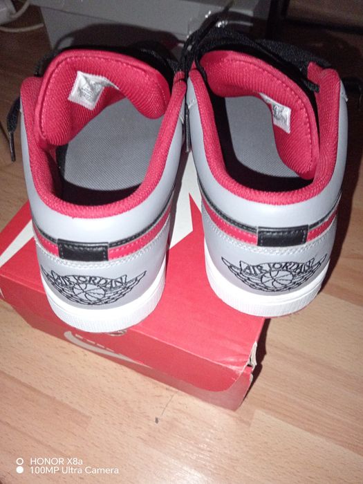 Jordan 1 Low câteva purtari conditie foarte bună nr42. 5