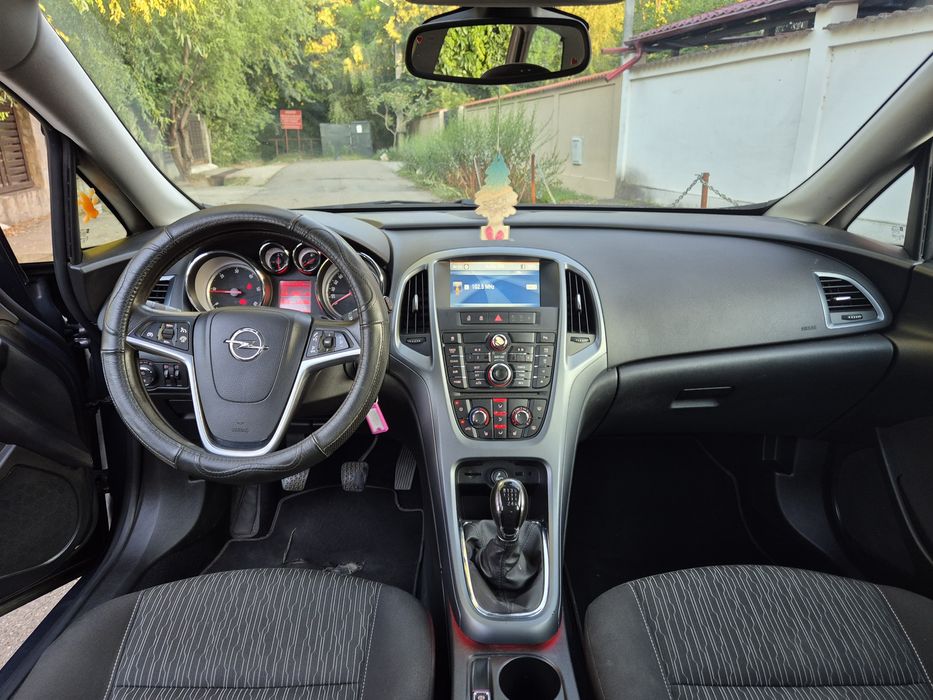 Vând Opel Astra J 1,7 Cdti fab 2013 imp Germania