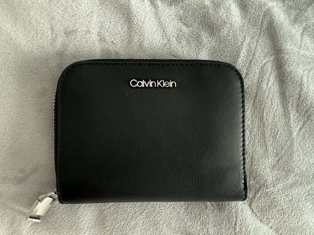 Портмоне  черно Calvin Klein
