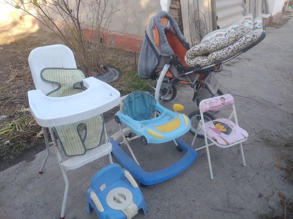 Детский манеж с матрасом, стульчик, коляска, ходунки.