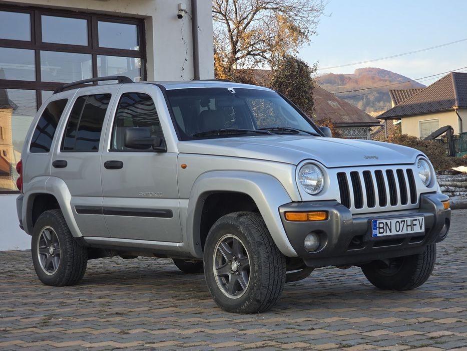 Jeep Cherokee 2.5 CRD 143 cp  2004