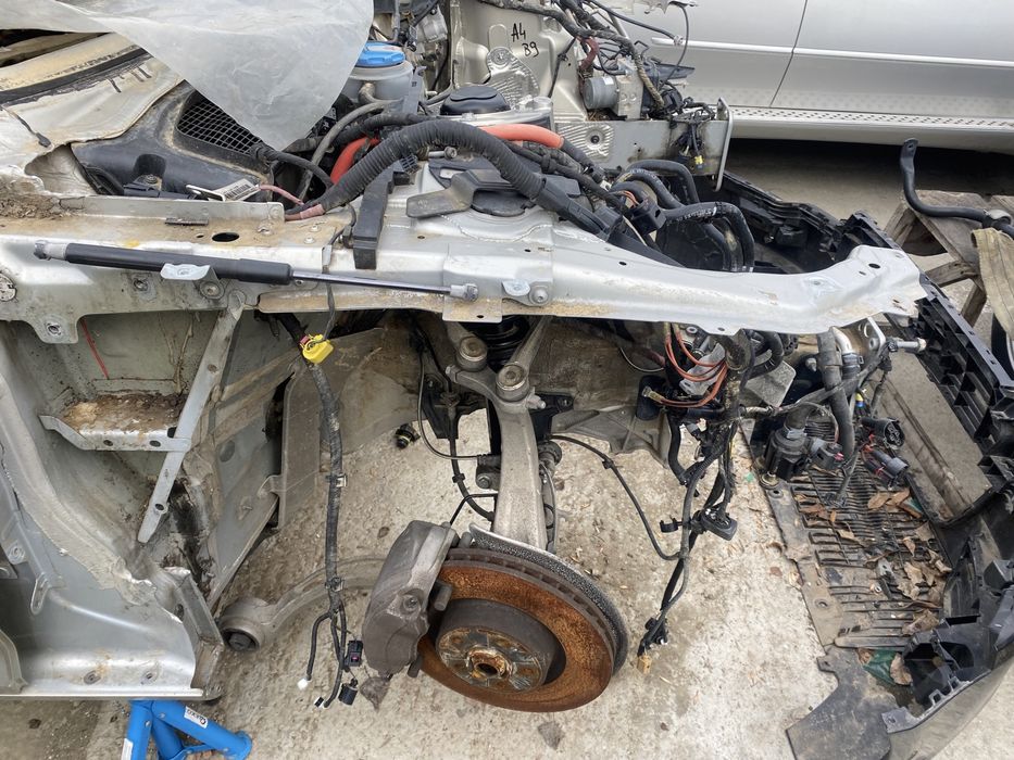 Fuzetă dreapta față Audi A4 B9 2.0 tdi