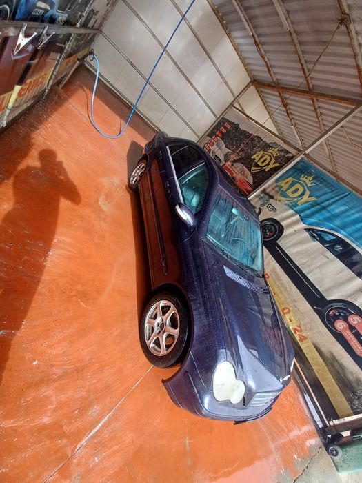 Vând mercedez c clas 1.8 benzină
