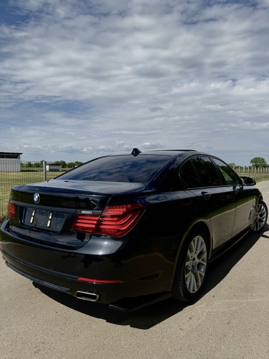 BMW 740d xDrive 2015 – Navigație, Trapa, Distronic++, Încălzite, NEGRU
