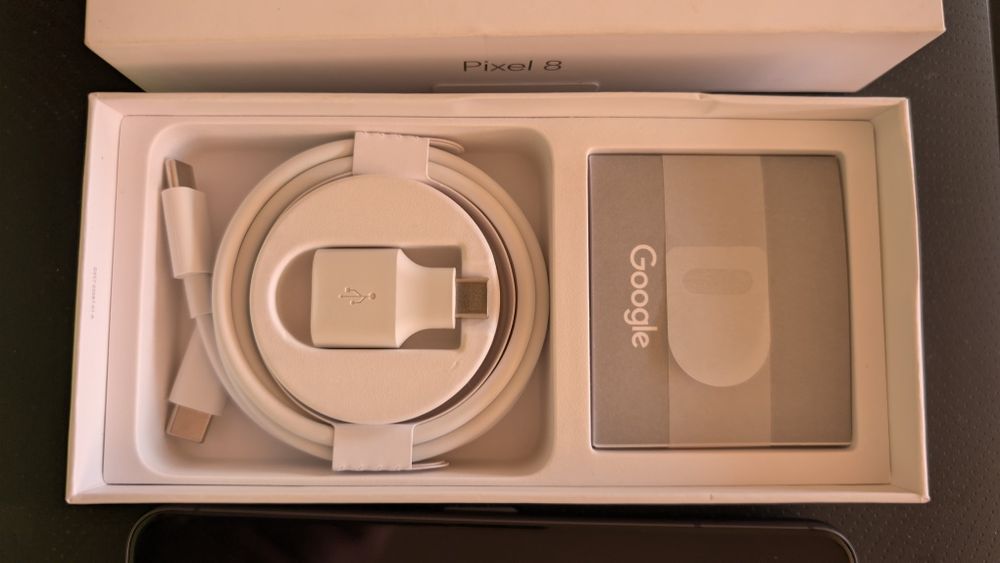 Pixel 8 ,  256 /12 памет. Цена 800 лвв.