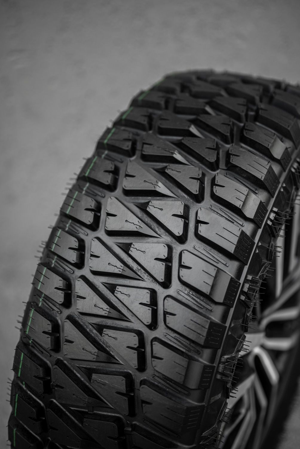 Three-A 33x12.50R18 LT Challenger M/T 118Q