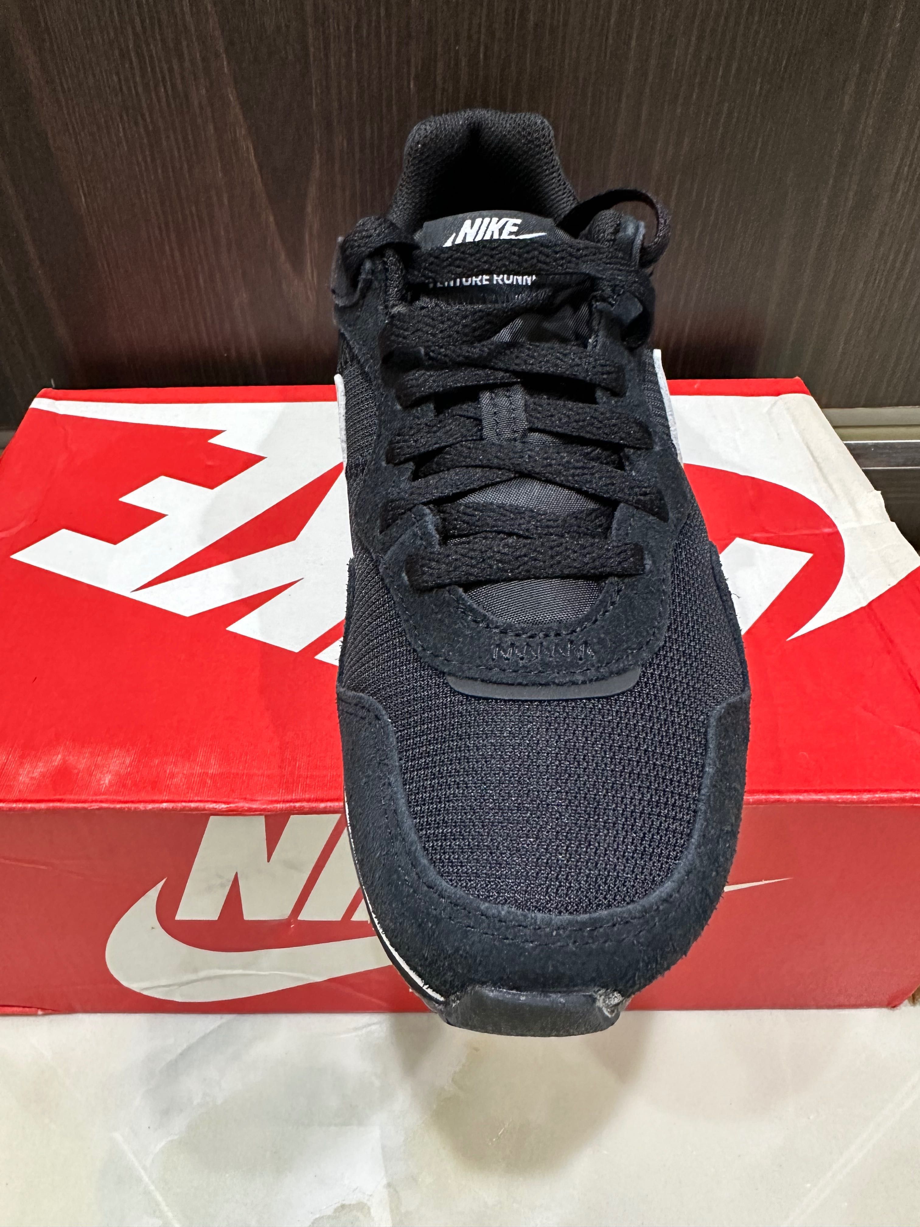 Обувки Nike Ventura Runner
