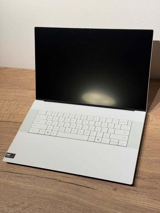 Laptop Dell XPS 16 9640 FHD 120Hz Ultra 7 155H NVIDIA RTX 4050 6GB 1TB