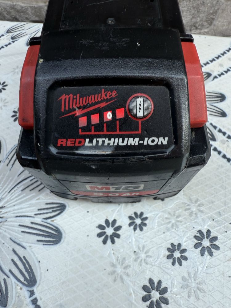 Акумулаторна батерия Milwaukee M18B9/ 18 V, 9 Ah, литиево-йонна
