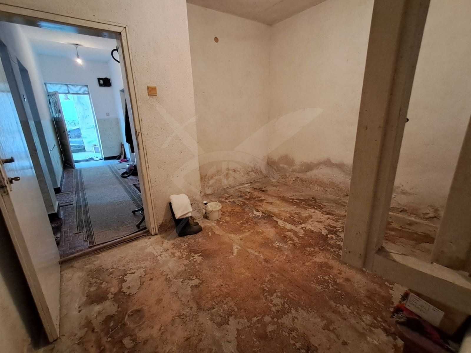Къща в село Баните,Смолян 86240