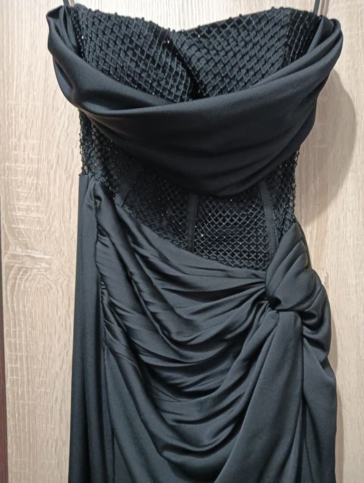 Дълга копринена бална рокля