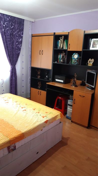 Apartament 2 camere decomandat de închiriat – Str. Măcinului, Reșița