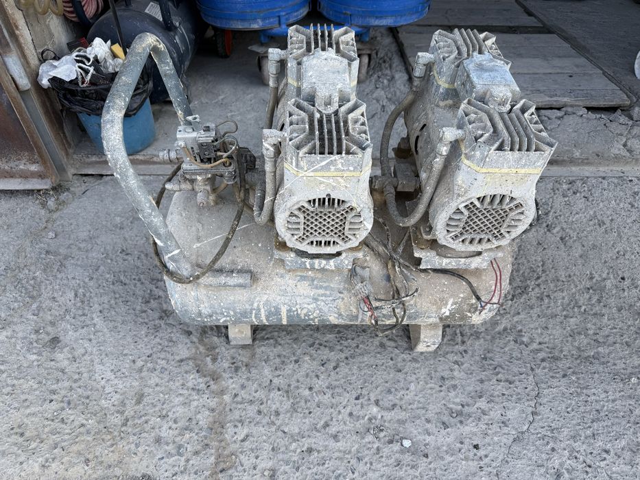 * мощный бесшумный безмасленый компрессор 50L требуется ремонт