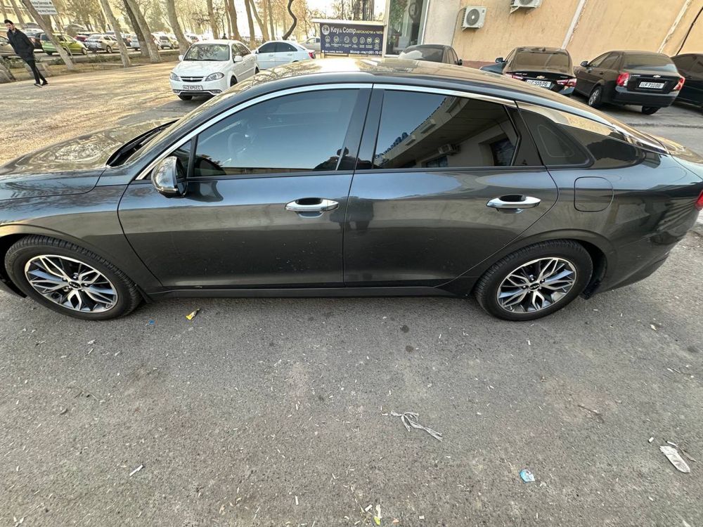 kia K5 prestige + 2,5 GDI