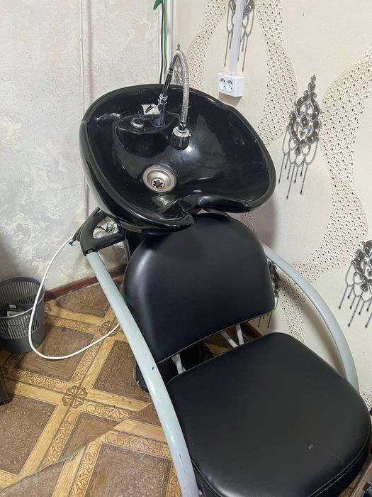 Bosh yuvish uchun rakvina salon uchun