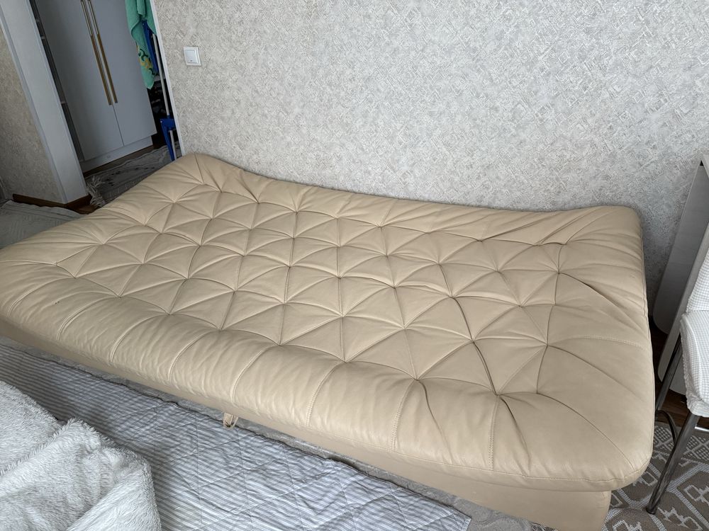 Продам диван с креслом