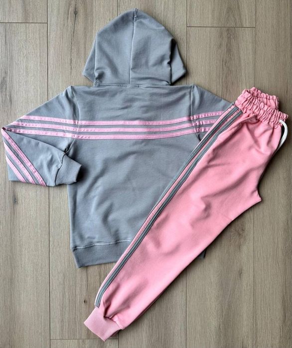 Спортен екип за момиче Adidas

Лилав 6г
Сив 10г
Розов 6г и 14г

Цена:6