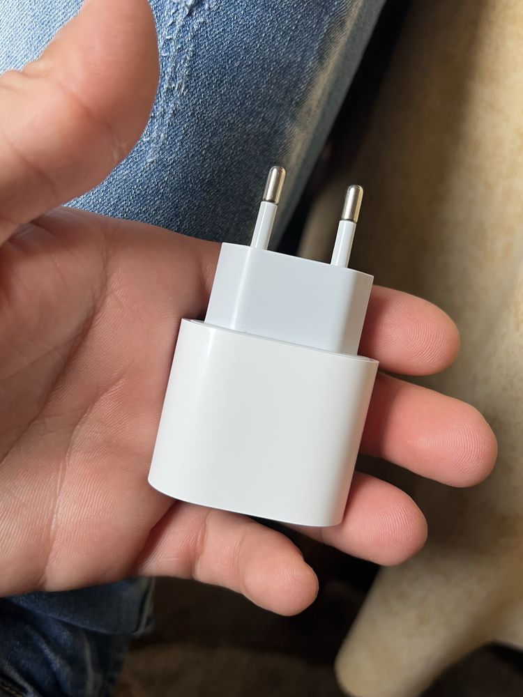Оригинален Адаптер на Apple.