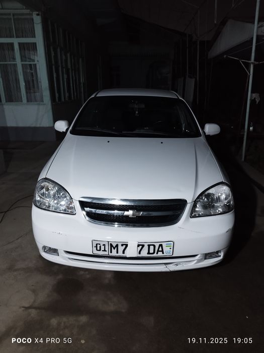 лассети 1.8   2009.  5.700