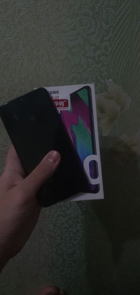 Samsung a40 sotiladi Horatio zor yangidek