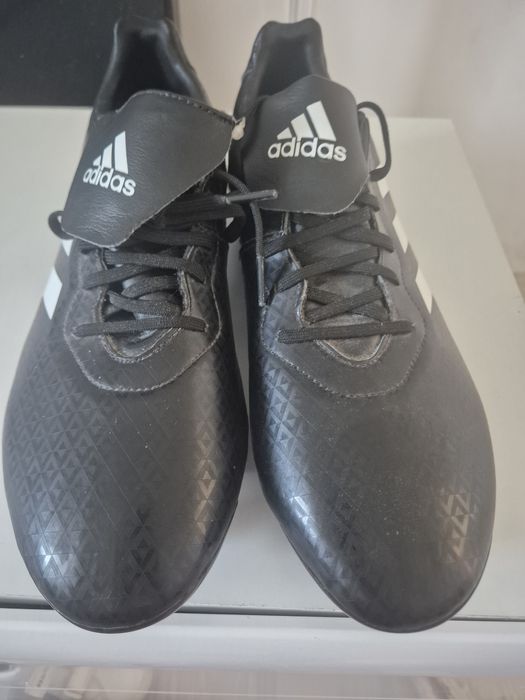 Ghete adidas pt fotbal