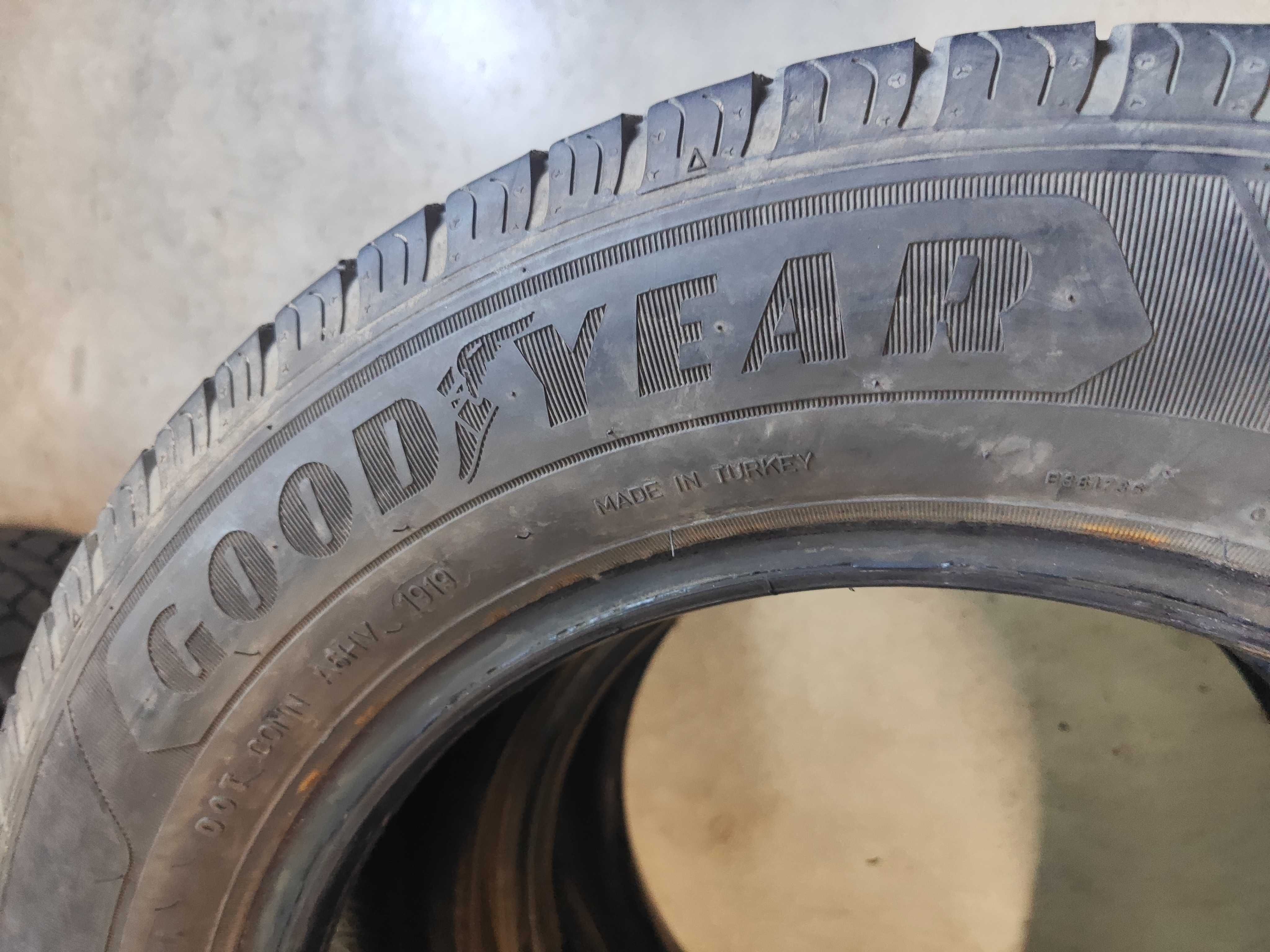 2бр.летни гуми 205/65/16C Goodyear