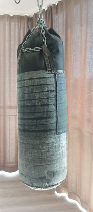 Продам боксёрскую грушу 20 кг