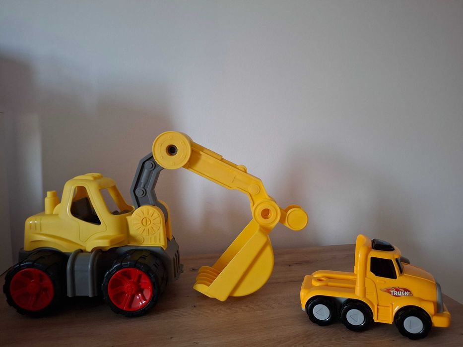 Vand lot cu doua jucarii ( excavator si camion)