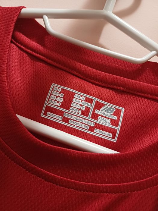 Чисто нова с етикет New Balance дамска спортна тениска