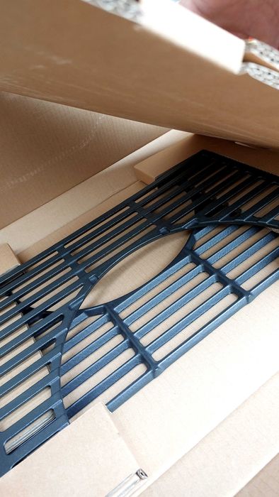 Чисто нова скара за газово барбекю Weber