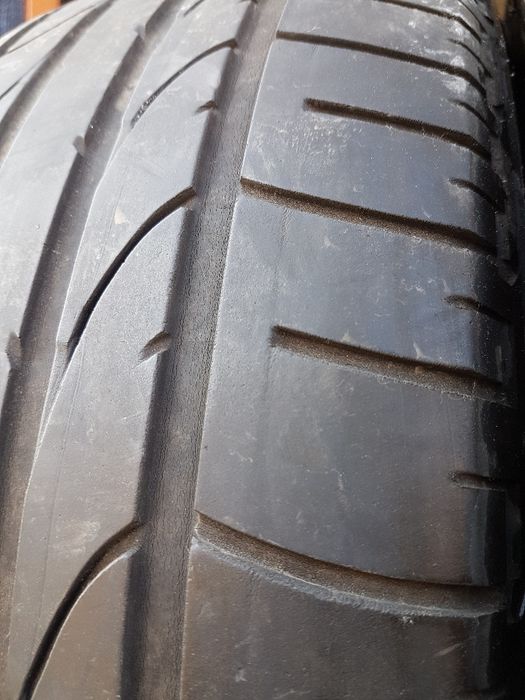 2 бр. летни гуми 235/55/17 Bridgestone DOT 2912 4 mm