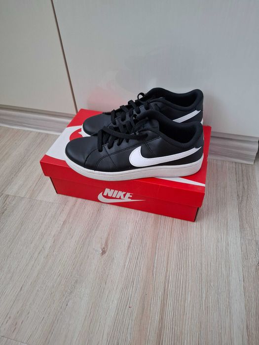 Черни кожени маратонки Nike