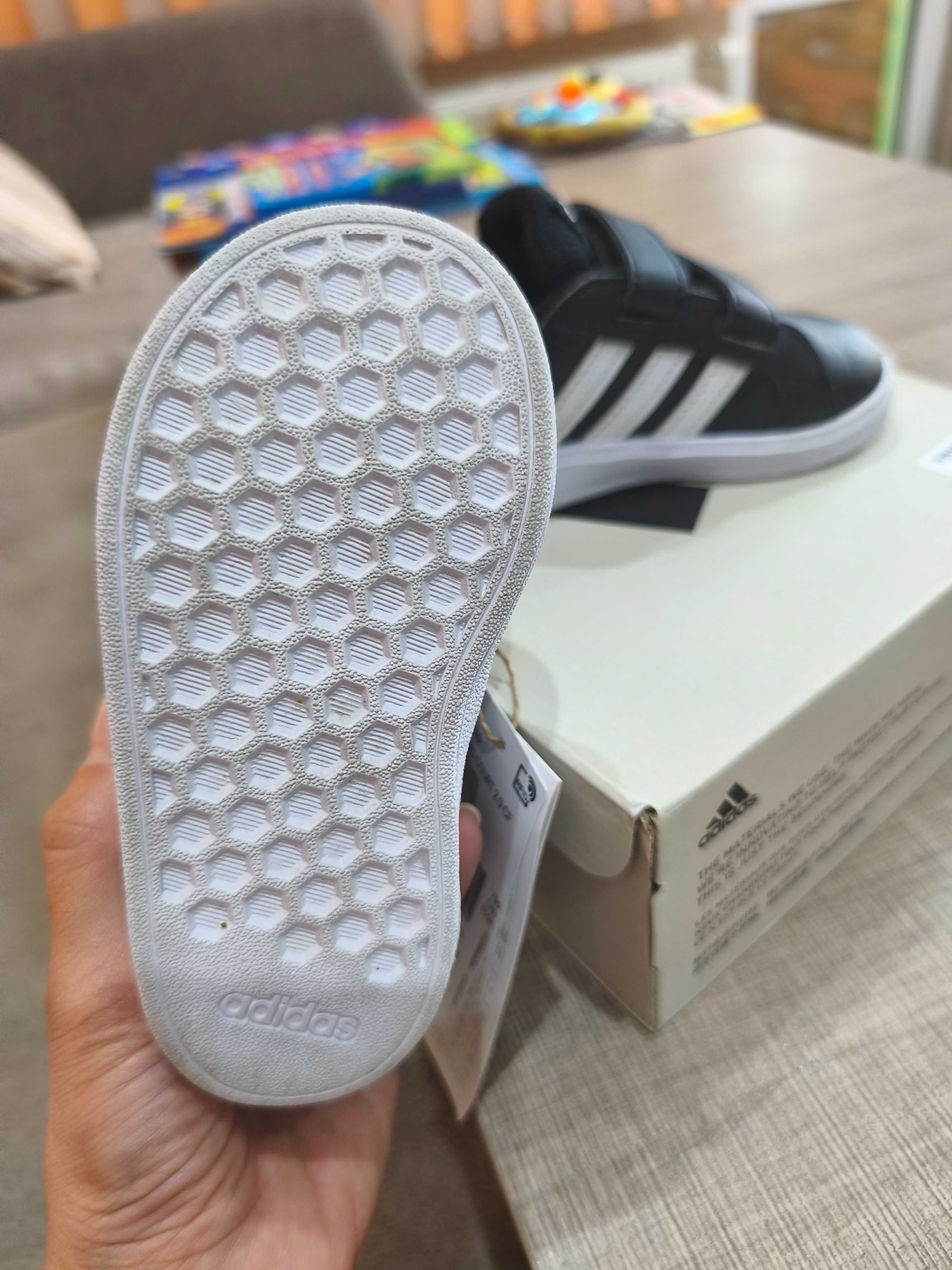 Маратонки Adidas